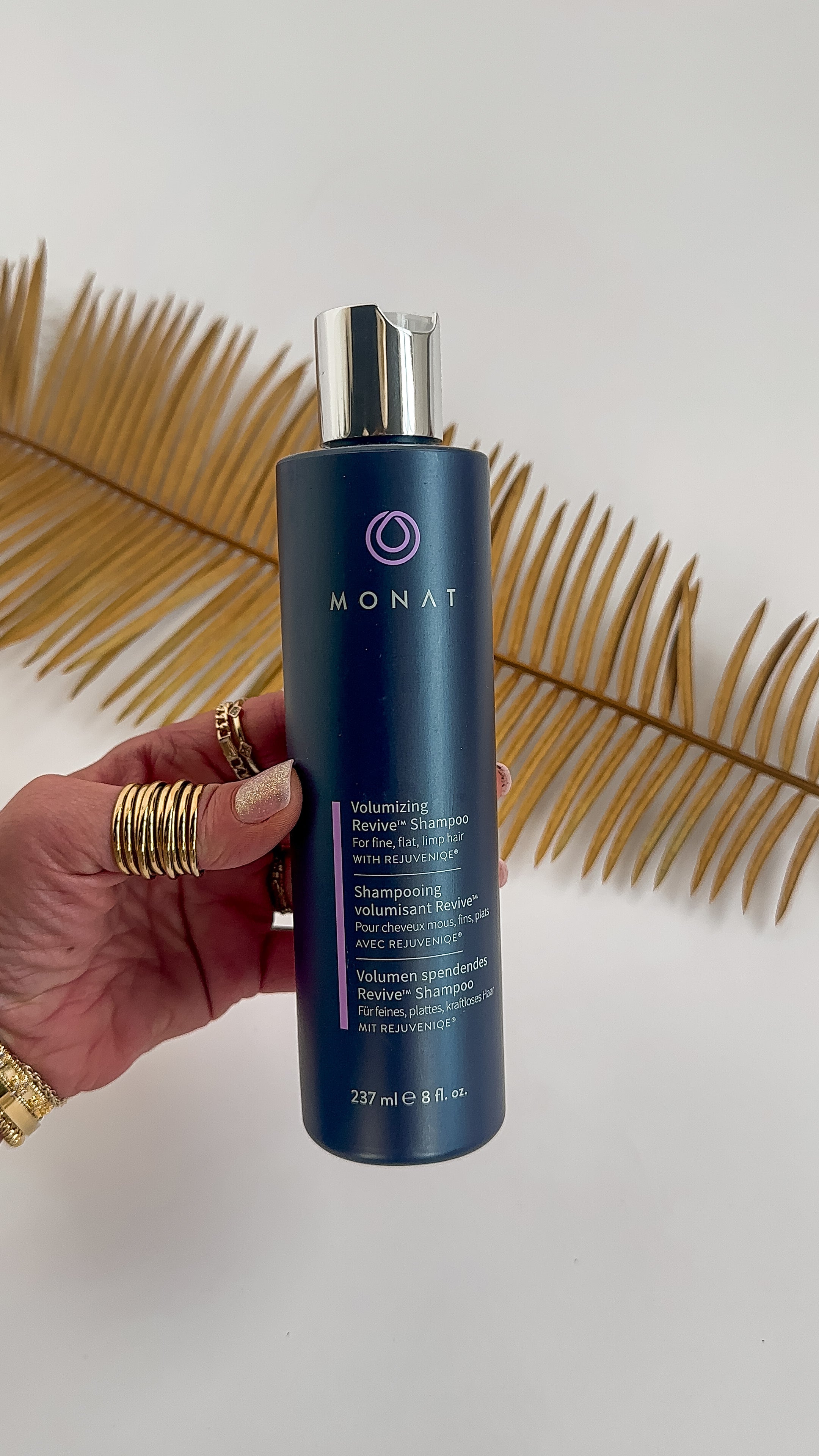 Monat Volumizing Shampoo deals and Conditioner